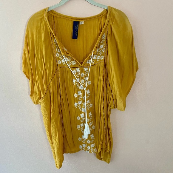 Francesca's Collections Tops - FRANCESCAS BLUE RAIN MUSTARD YELLOW V NECK SHORT SLEEVE OVERSIZED TOP SIZE LARGE